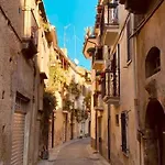 Apartment Cozy Close By The Aragones Castle