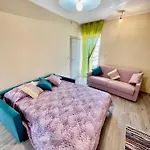Apartment Cozy Close By The Aragones Castle