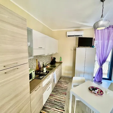 Cozy Close By The Aragones Castle Appartamento